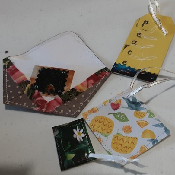 🥂 Christmas Journal with Handcrafted Decorations - Merry and Bright 🥰 - Picture 3 of 12